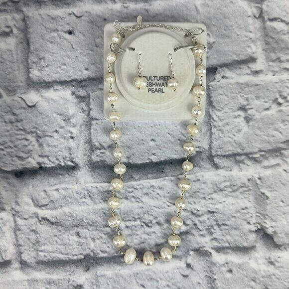 Freshwater Pearls Necklace and Earrings Bundle - Picture 1 of 8
